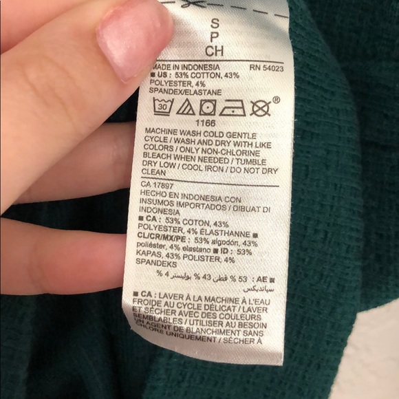 Old Navy V -Neck Textured-Knit Tie-Hem Top - Picture 6 of 6